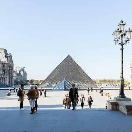 Veeve - Cool Minimalism By The Palais-Royal